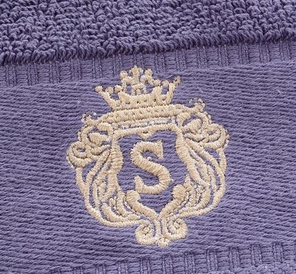 柔らかくて吸収性のある性能のために100%綿製の ストライプ付きジャッカード 贅沢タオル