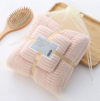 厚くて吸収性の高いサンゴの毛皮 究極の快適さのために