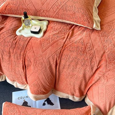 100%ポリエステル 冬用ベッドセット デザイン 豪華ベッドとキングサイズ コンフォーター