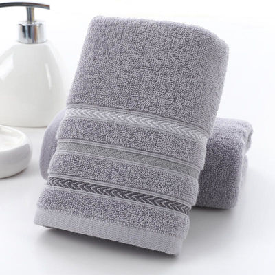 顧客ロゴ 100% 綿タオル 30 x 14 インチ スーパー吸収性 迅速乾燥 トイレタオル